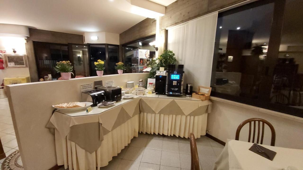 Albergo Al Cacciatore Desenzano del Garda Exterior photo