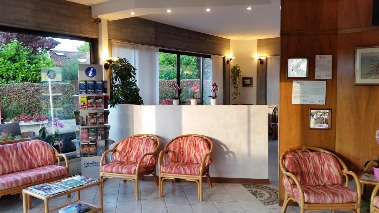 Albergo Al Cacciatore Desenzano del Garda Exterior photo