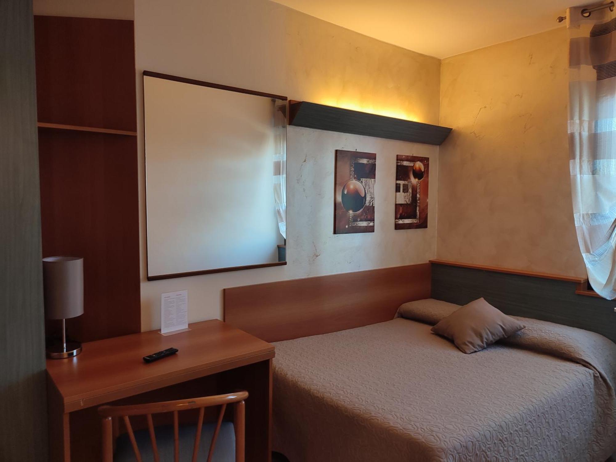 Albergo Al Cacciatore Desenzano del Garda Exterior photo