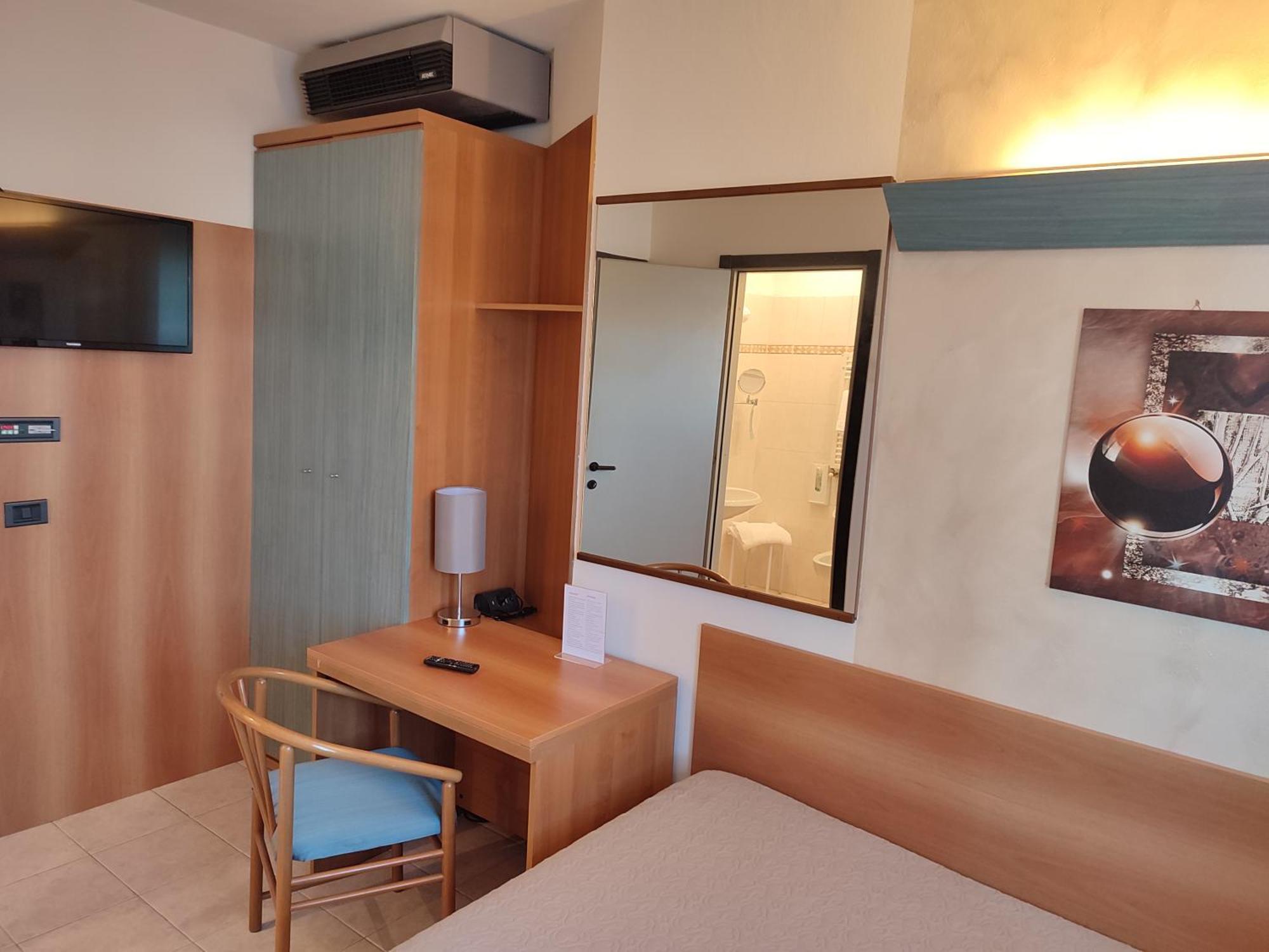 Albergo Al Cacciatore Desenzano del Garda Exterior photo