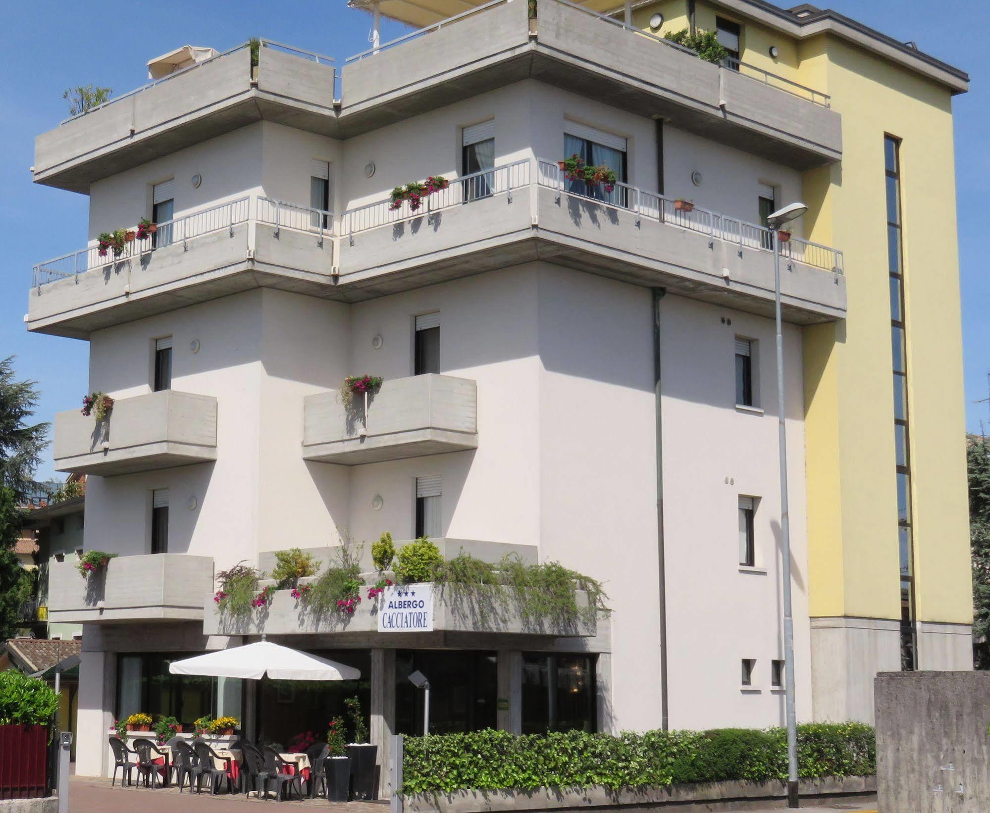 Albergo Al Cacciatore Desenzano del Garda Exterior photo
