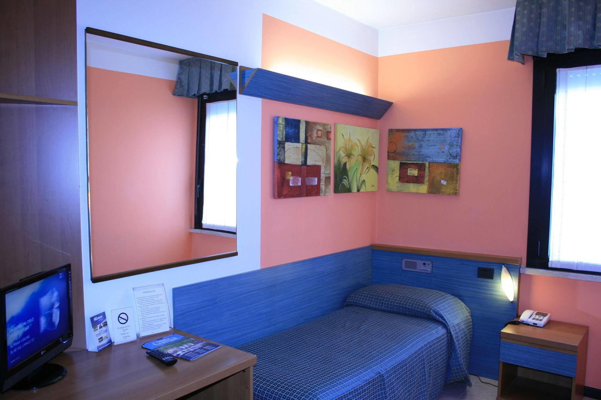 Albergo Al Cacciatore Desenzano del Garda Exterior photo
