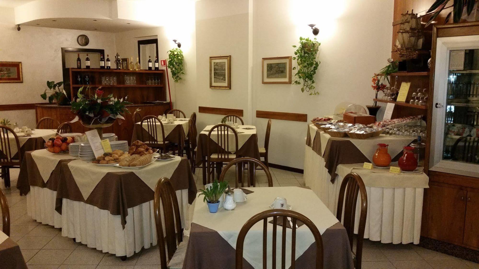 Albergo Al Cacciatore Desenzano del Garda Exterior photo