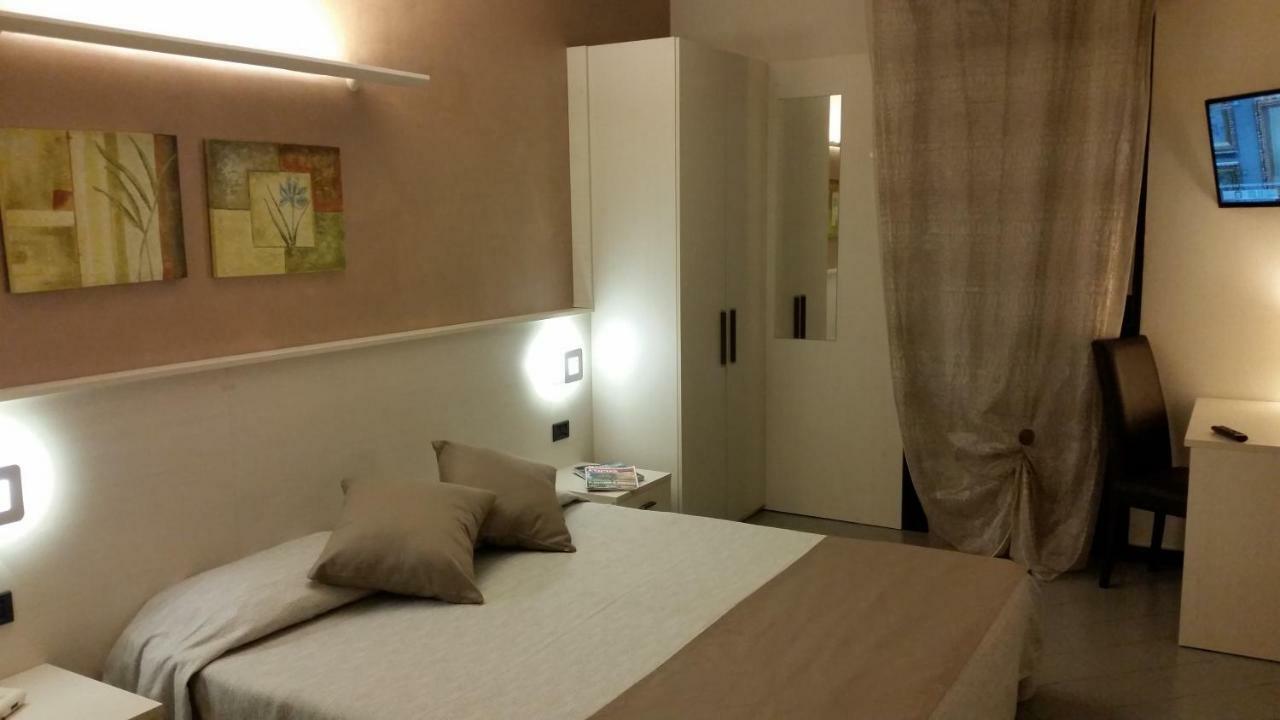 Albergo Al Cacciatore Desenzano del Garda Exterior photo