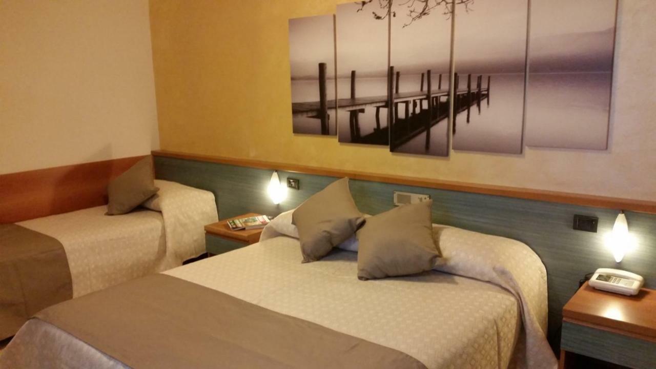 Albergo Al Cacciatore Desenzano del Garda Exterior photo